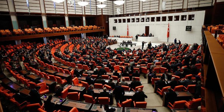 Libya Tezkeresi Meclis’te Kabul Edildi