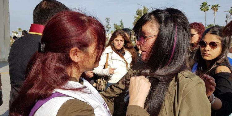 Mahkeme ‘Kasten Yaralama’ Dedi, Berfin’in Yüzüne Kezzap Atan Sanığa 13 Yıl Ceza Verdi: ‘Çektiğim Acıların Karşılığı Bu Değil!’