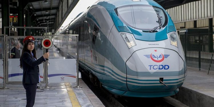 YHT’ye Yüzde 300’e Varan Zam Yapıldı: İstanbul Ankara Arası Abonman Ücreti 3 Bin 847 TL’ye Çıktı