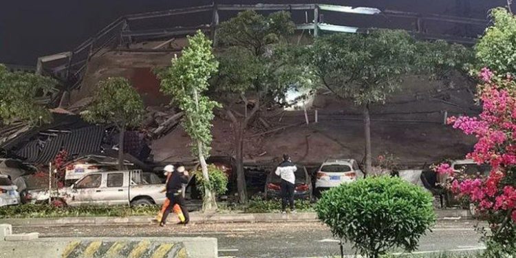 Çin’de Koronavirüs Tedavisi Görenlerin Tutulduğu Otel Çöktü: ‘En Az 70 Kişi Enkaz Altında’