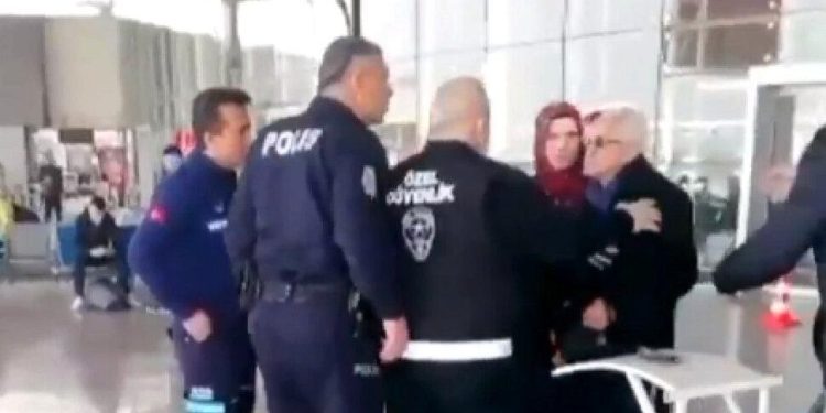 Koronavirüs Manisa: Otogarda Bir İhtiyara Bağırıp, Hakaret Eden Polis Görevden Uzaklaştırıldı