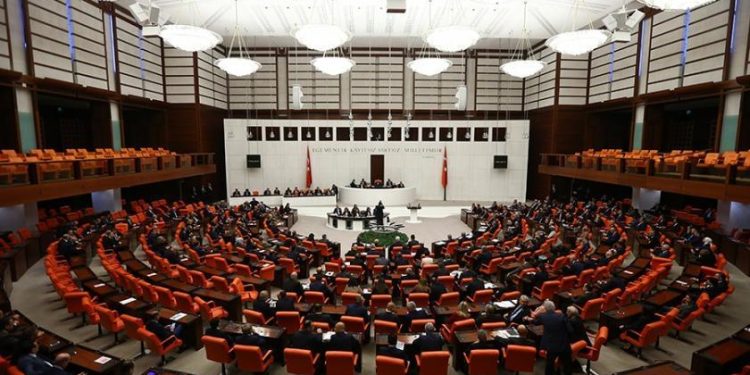 Meclis’te Son Durum: Üç Partinin Koronavirüs Komisyonu Teklifi AKP ve MHP Tarafından Reddedildi