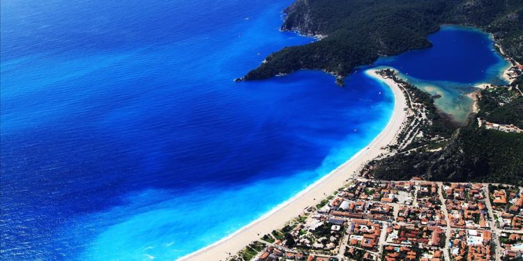 Ölüdeniz’de Jeotermal Tesise Ruhsat Verildi, Çevreciler ‘Ağaç Kıyımı Yapılacak’ Diyerek Protesto Etti