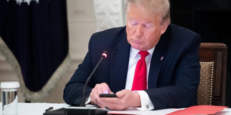 Twitter’da Irkçı Sloganın Yer Aldığı Video Paylaşan Trump, Tepkilerin Ardından Paylaşımı Sildi