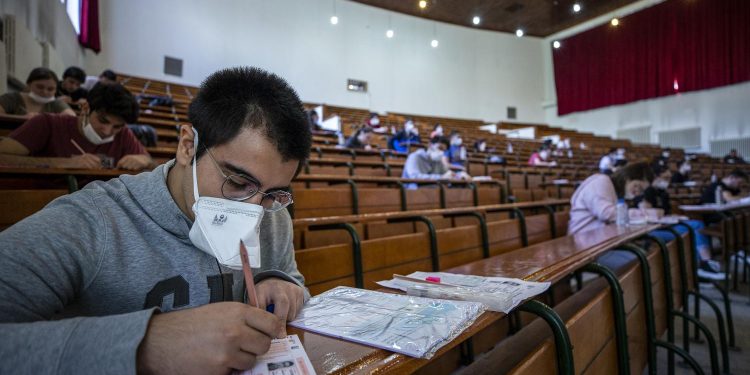 YKS’ye Saatler Kaldı: Bu Yıl Öğrencileri Hangi Değişiklikler Bekliyor?
