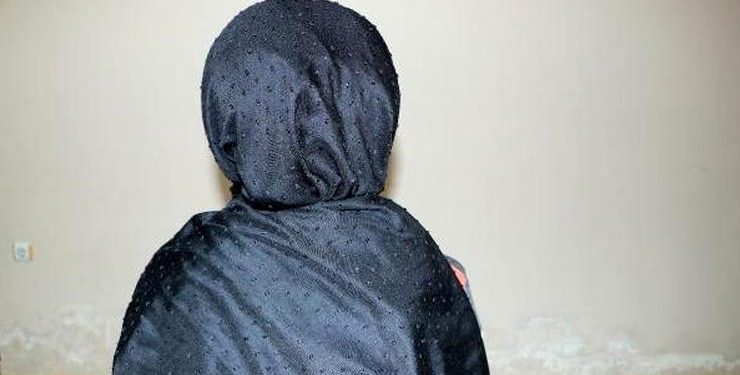 Cinsel İstismara Uğrayan 15 Yaşındaki Genç Kız ‘Evden Çıkamıyorum Dedi ve Ekledi: ‘O, Benim Geleceğimi Mahvetti’