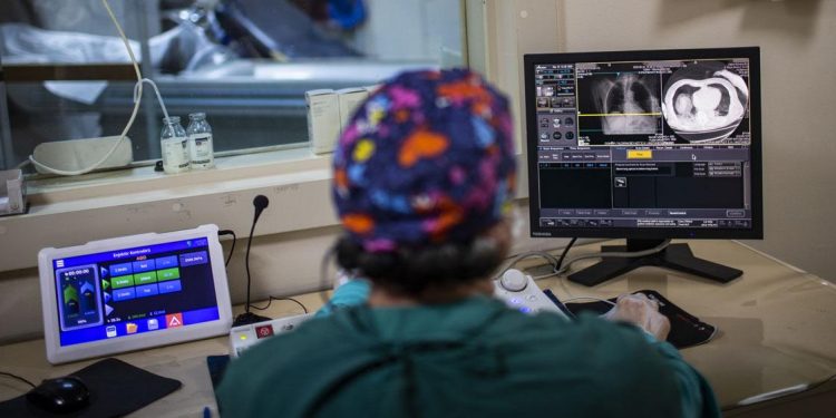 Öksürük Sesinden Yüzde 100 İsabet: Koronavirüs Teşhisi Koyan Yapay Zeka Geliştirildi