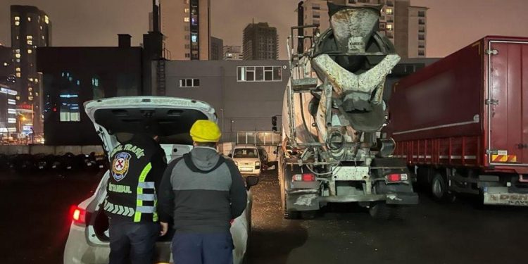 Ambulansa Yol Vermemek İçin Beton Dökmüştü: 21 Bin TL Ceza Kesildi
