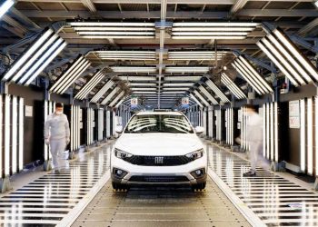 Otomotivde milyonluk başarı… Otomotiv sektörü Cumhuriyet’in 100. yılında üretim ihracat ve satışta 1 milyon adedi aşıyor